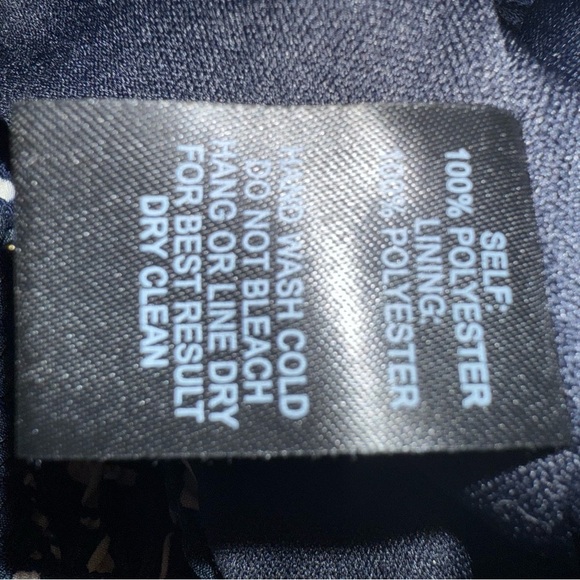 Lulu's | Pretty Fresh Navy Blue Floral Print Ruched Puff Sleeve Crop Top - Picture 10 of 11